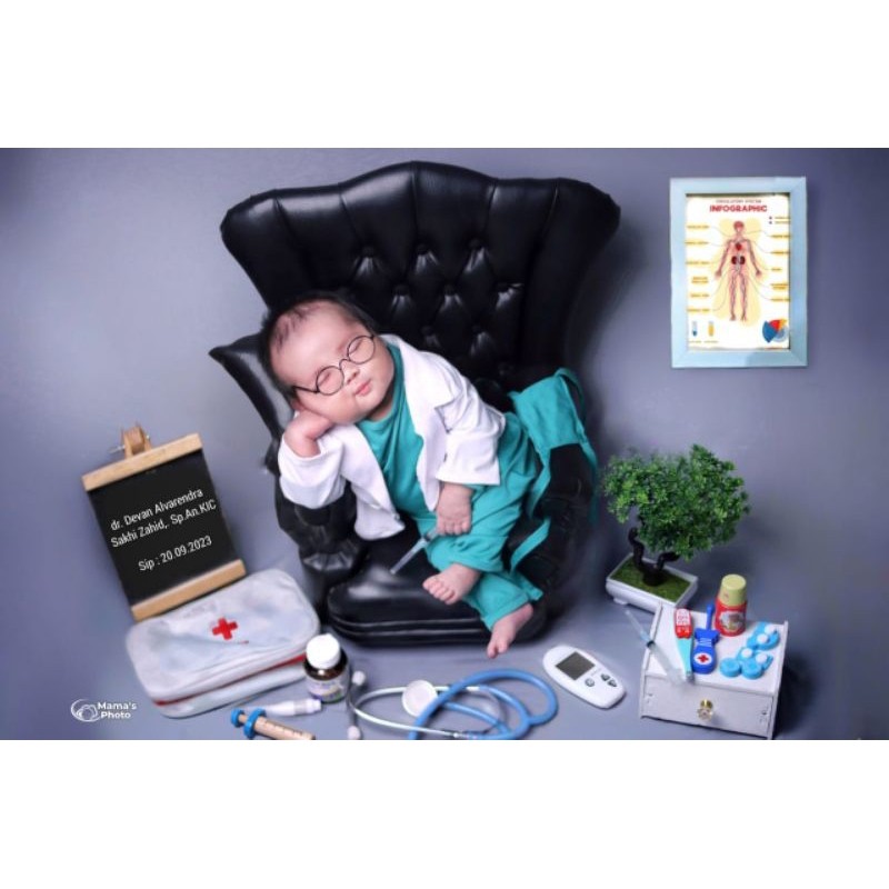 kostum dokter newborn properti photography. doctor costum baby bayi