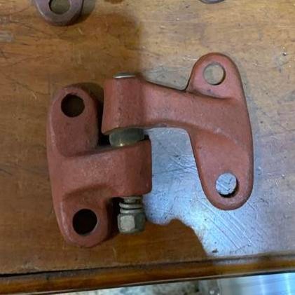 Land rover lower front door hinge series 2