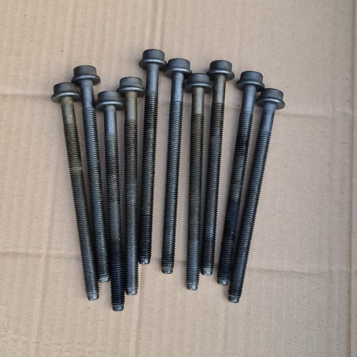 baut cylinder head ford fiesta 1.600cc