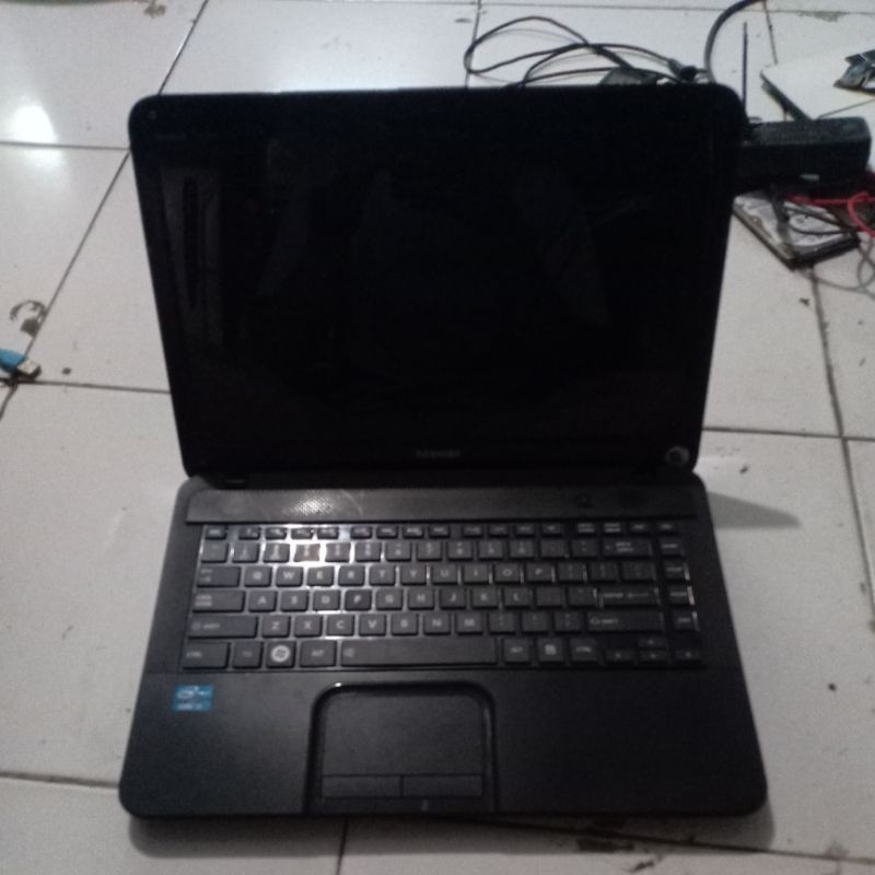 Casing laptop toshiba c800 c840 c800d L800 L840d normal tanpa kendalaCO