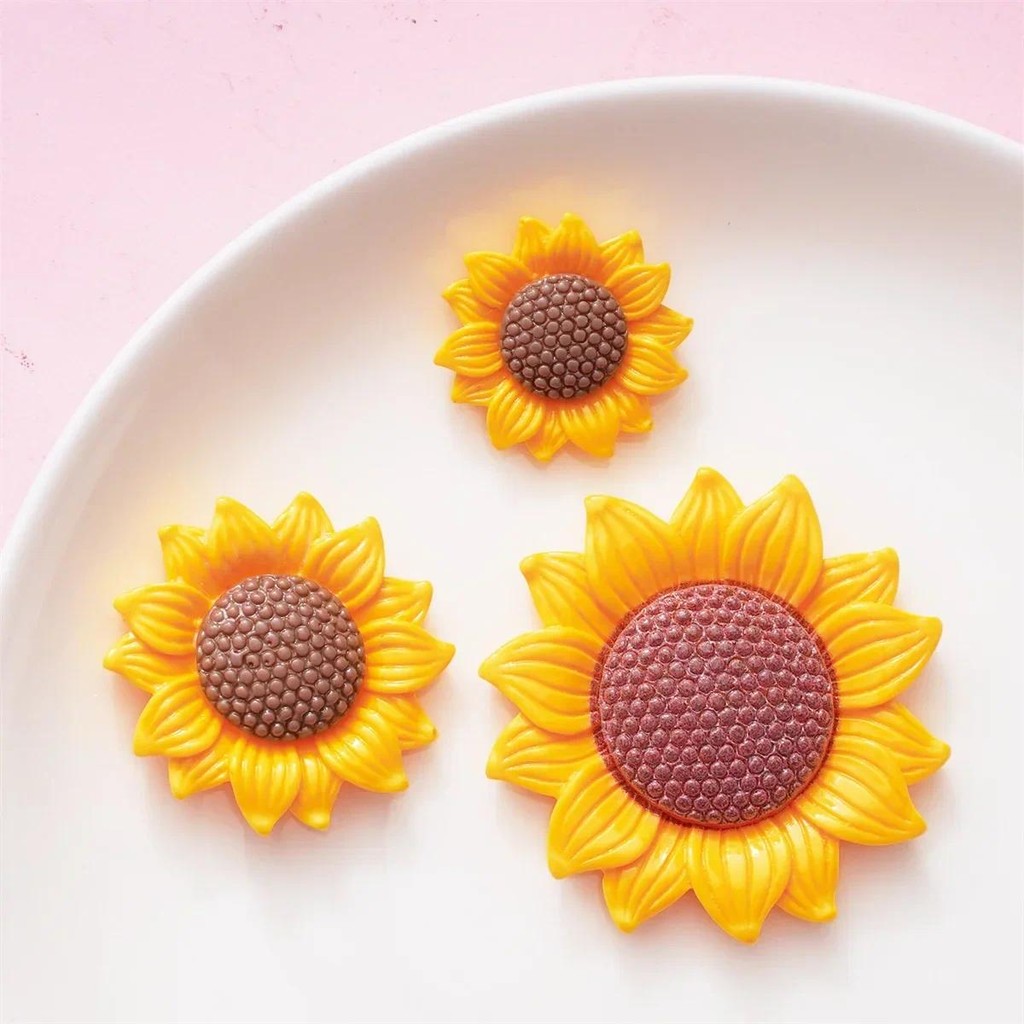 

2025 Cute Sunflower Flatback Resin DIY Scrapbooking Craft Supplies Creative Phone Cases Decorate Patch Handmade Making Girls