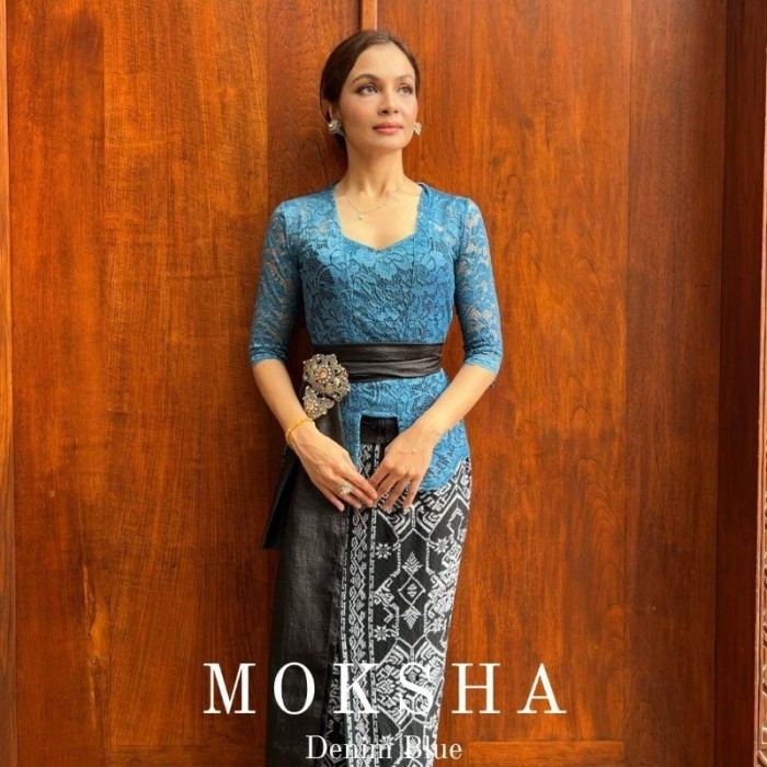 

Setelan Kebaya Kutubaru Stretch Lengan Sesiku Moksha - Denim, S