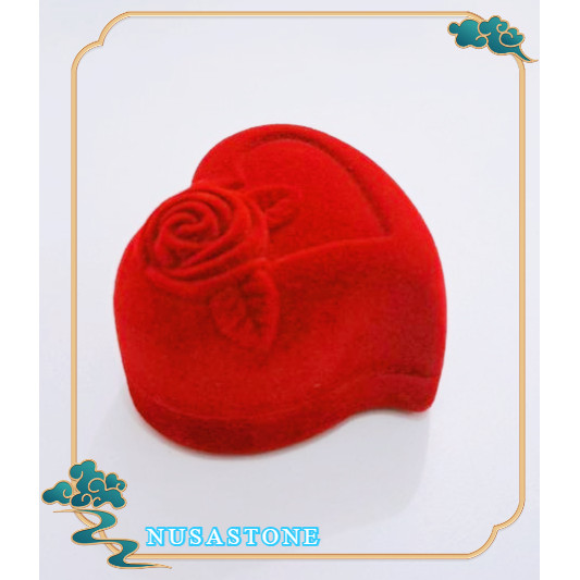 Box Cincin Couple Rose – Beludru Merah Elegan untuk Tunangan /Tempat Cincin Tunangan Rose – Cincin C