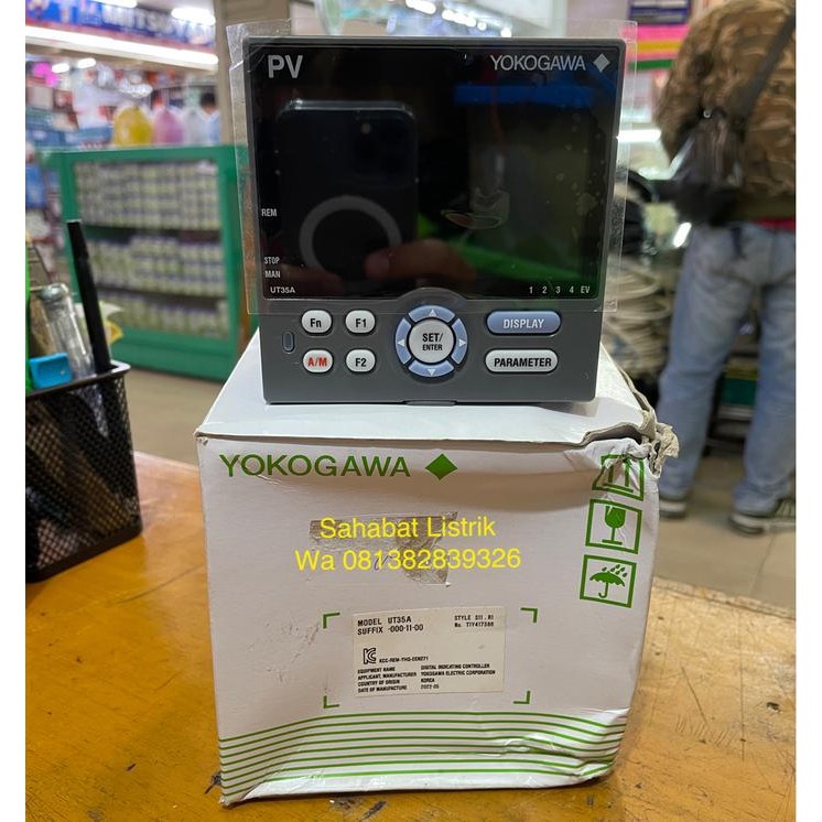 YOKOGAWA UT35A CONTROLLER UT35-000-11-00