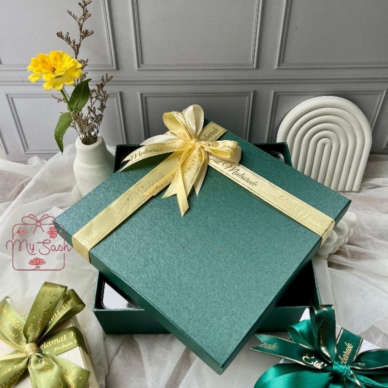 

Box Kotak Kado Idul fitri 4 toples hampers lebaran