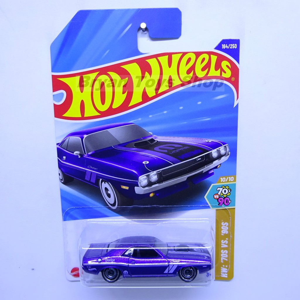 Hot Wheels 70 Dodge Hemi Challenger Ungu