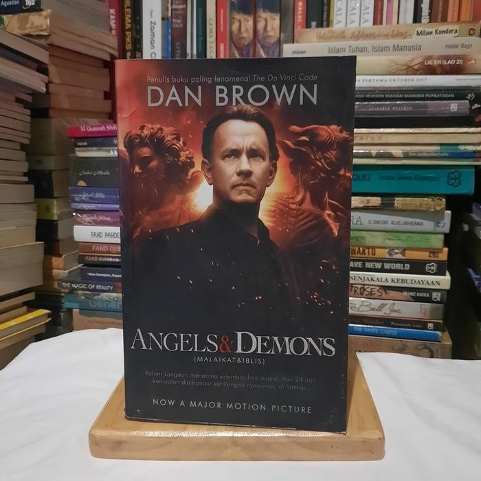 Angels & Demons - Dan Brown