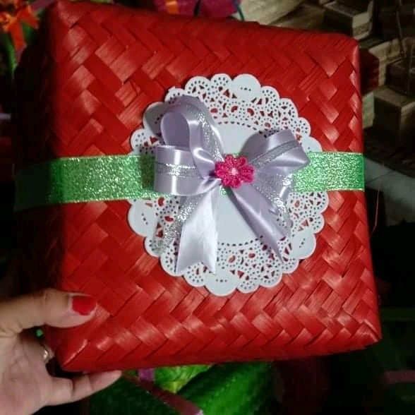 BESEK BAMBU WARNA | KOTAK HAMPERS | BESEK CATERING UKURAN 18 X 18