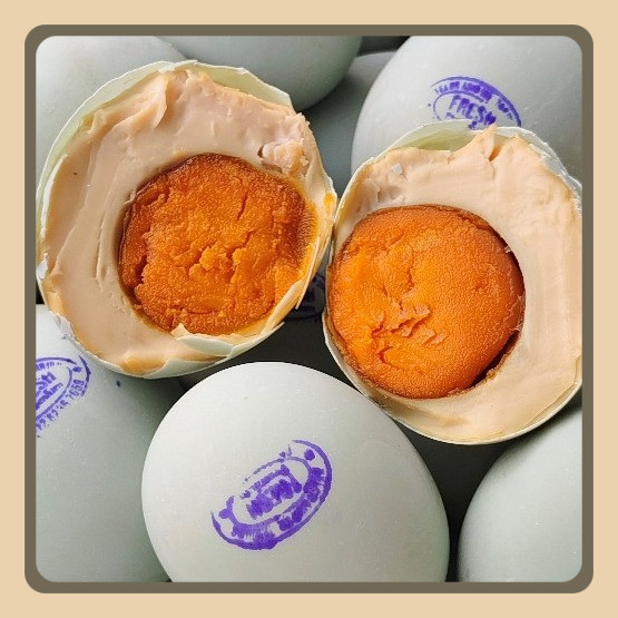 

Fresh Premium Telur Asin Masir Asinnya Pas Isi 10 Butir