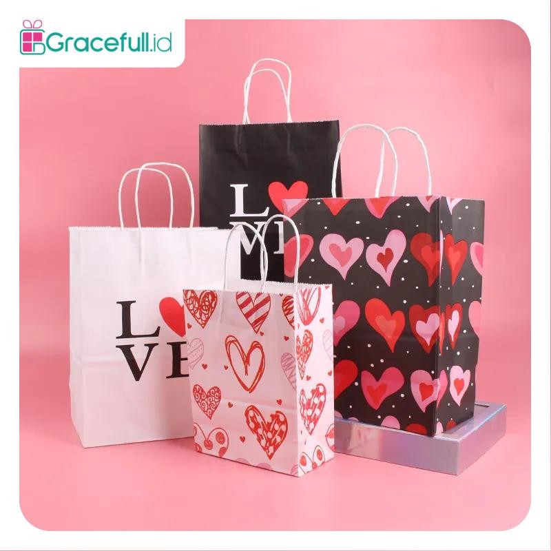 

Paper Bag Random Love / Goodie Bag Love / Paper Bag Motif / Paper Bag Karakter Bunga I AK02U1
