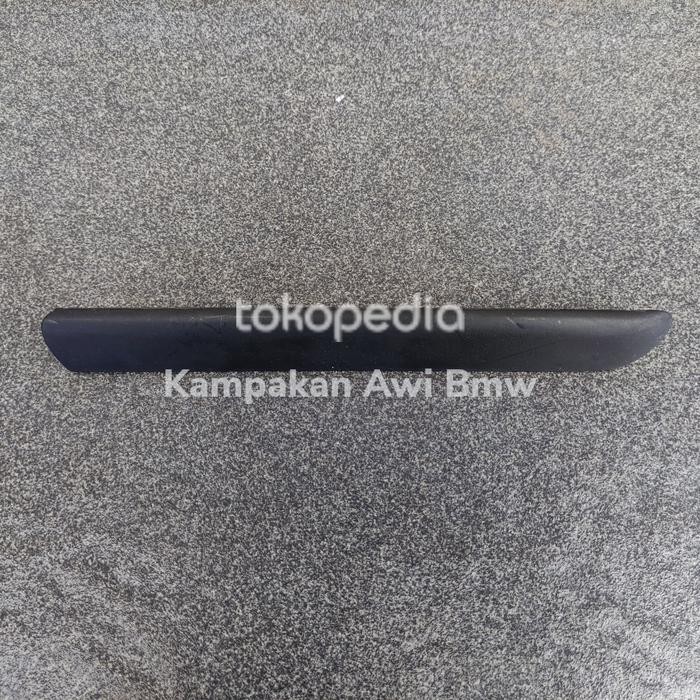 lis fender kanan bmw e46 Sparepart