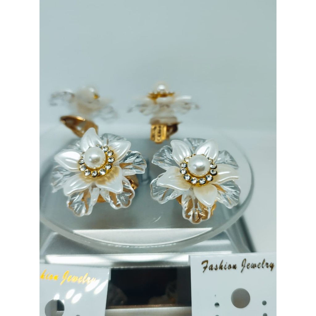 Dika Acc. Anting Hijab Model Bunga / Anting Jepit Klip Hijab / Anting Bunga Hijab Aksesoris Kerudung