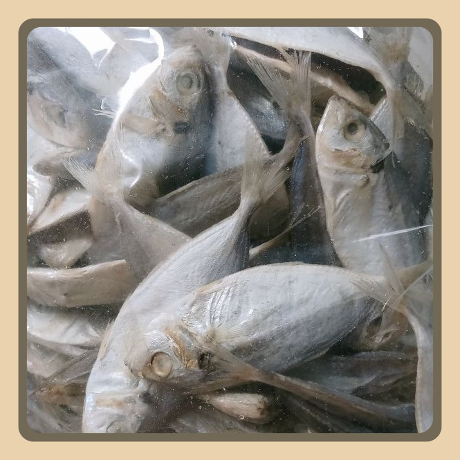 

Ikan Asin Selar Berkualitas Netto 1kg Size 10Cm/Ekor