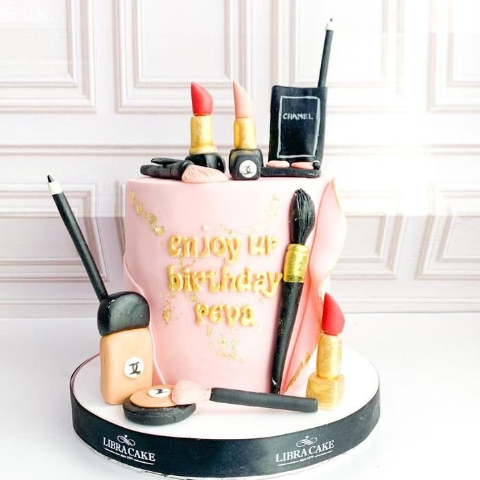 

Kue Ulang Tahun/Birthday cake/Kue Ultah Tema make Up/Kue Birthday jakarta Catering Malang DMT