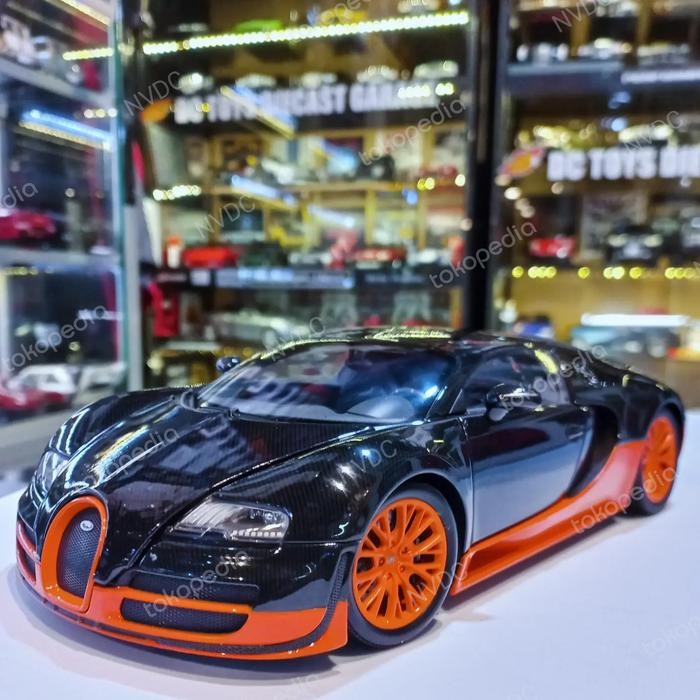 Diecast Bugatti Veyron Supersport Carbon Fiber Body Minichamps