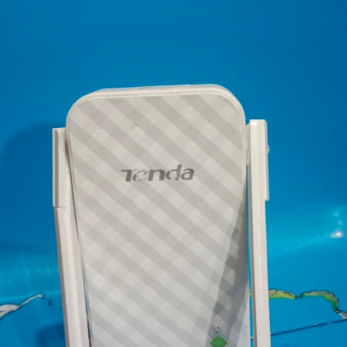Tenda wireles N300 universal Range Extender 4AF9A8