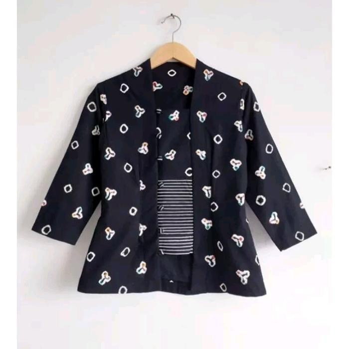 

KUTUBARU JUMPUTAN CENGKEH HANDMADE SOLO IRENG - hitam lengan 3/4, XS