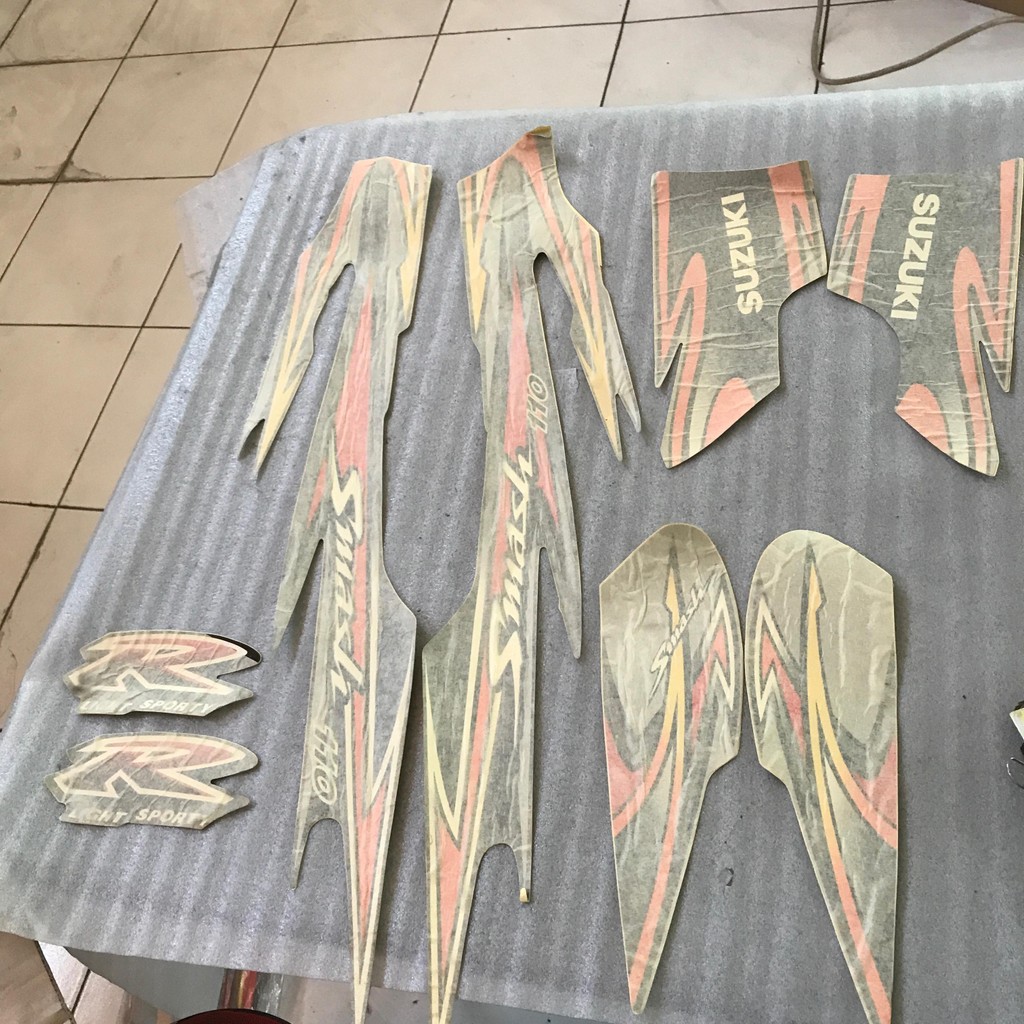 STIKER/STRIPING SUZUKI SMASH/TAHUN 2002-2005/MERAH/SILVER/BIRU/HITAM