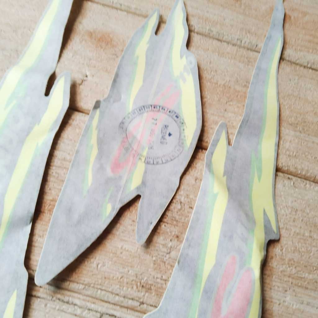 NOS/STICKER STRIPING SUZUKI TORNADO SS 110