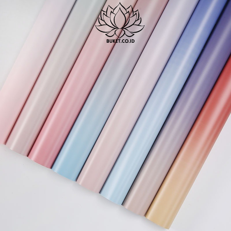 

(1 LEMBAR) Kertas Buket Cellophane Solid Gradasi Flower Wrapping