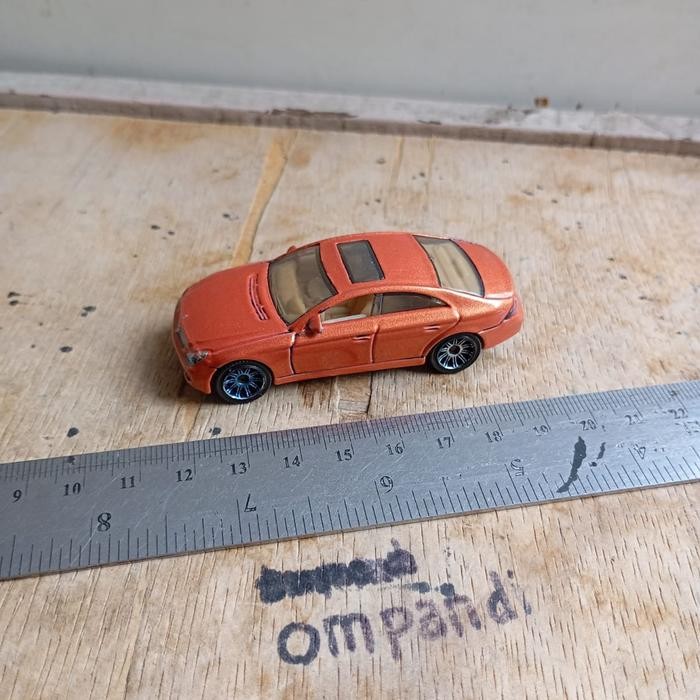 EO99 diecast matchbox mercedes benz cls 500