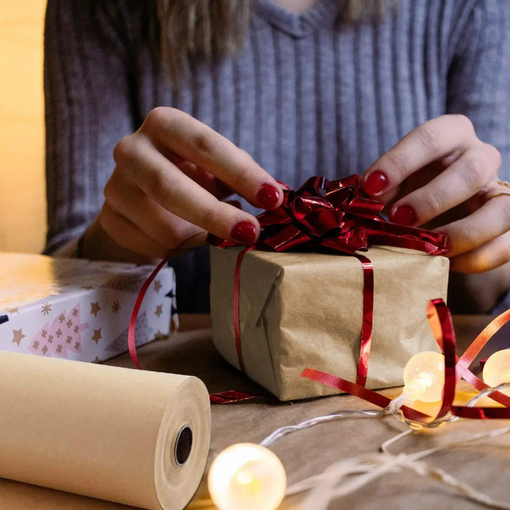 

Brown kraft Paper Rolls, Gift Wrapping, Wrapping Paper, Shipping, Bulletin Boards, Crafts, DIY Making