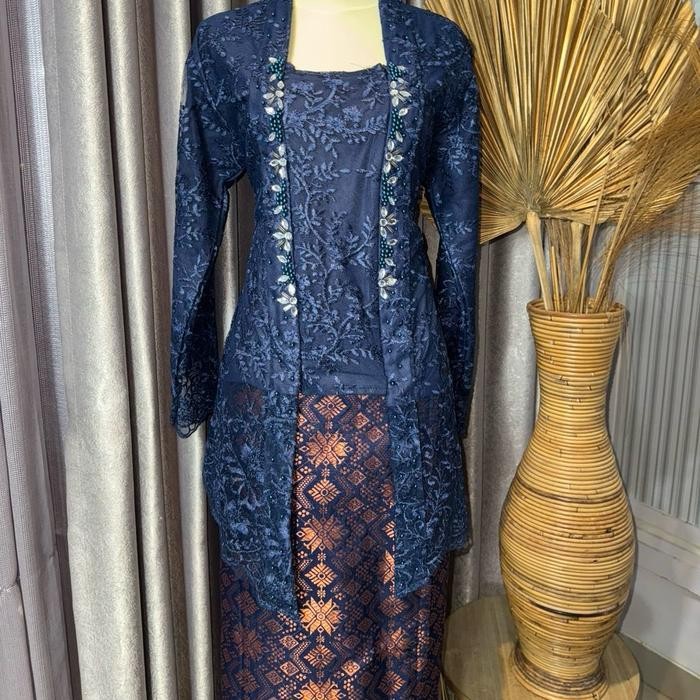 

Aywears - Set kebaya Kutubaru songket Innara / kebaya kutubaru wisuda modern / kebaya pesta kondangan - Navy, M
