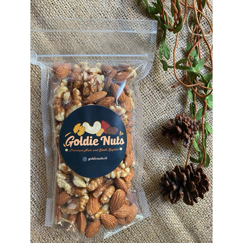 

Mix Nuts Almond Walnut Cashew Mete Mede Mente Roasted / Panggang 250gr