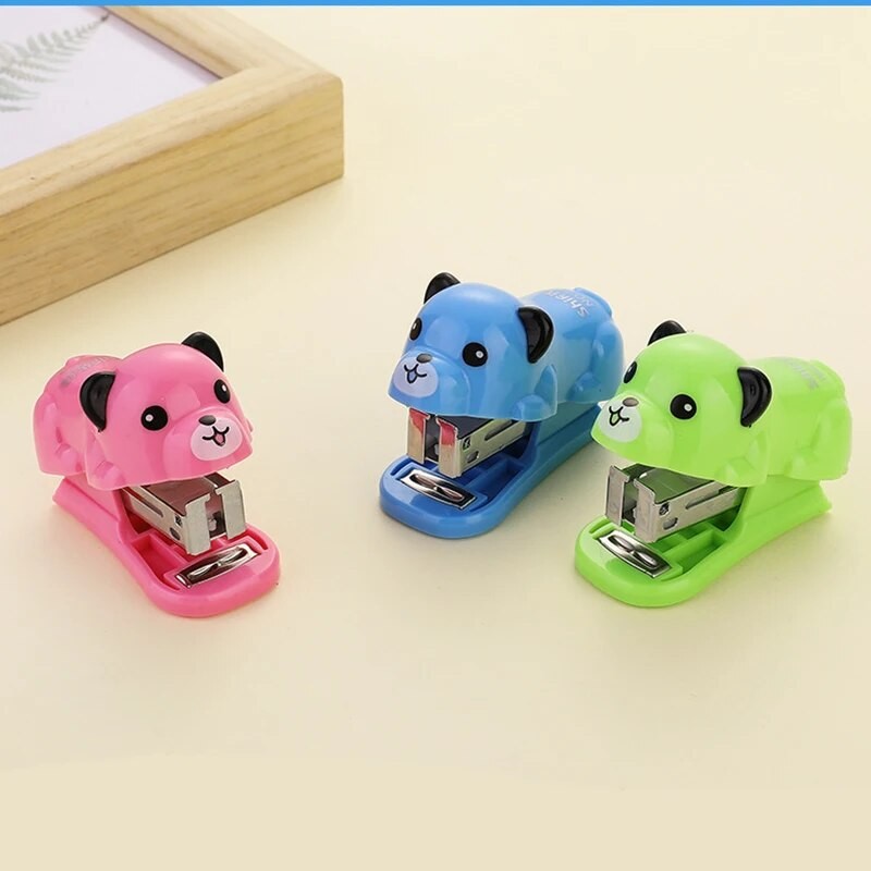

1PCS Red Panda Stapler Set 0453 Combination Type 10 # 10 # Adaptable 0010 Staple Needle Cartoon Mini