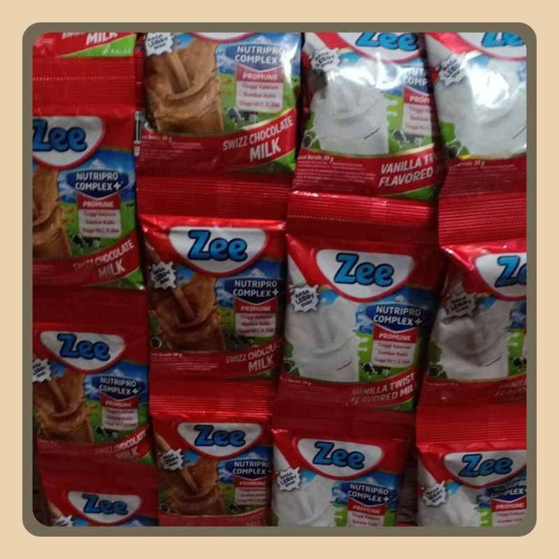 

(PROMO)Susu Zee Renteng Swizz Chocolate milk/ Vanilla twist milk 38gr isi 10 sachet