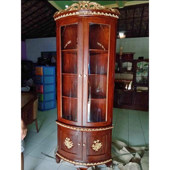lemari sudut / lemari kayu jati / lemari pajangan / lemari pojok / lemari hias / lemari kayu jati / 