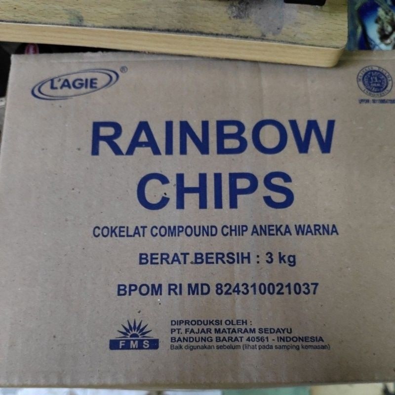 

RAINBOW CHIP LAGIE SETENGAH BULAT 3 KG( 1 DUS )
