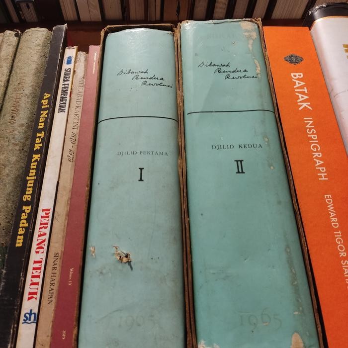 DIBAWAH BENDERA REVOLUSI Oleh. IR. SOEKARNO