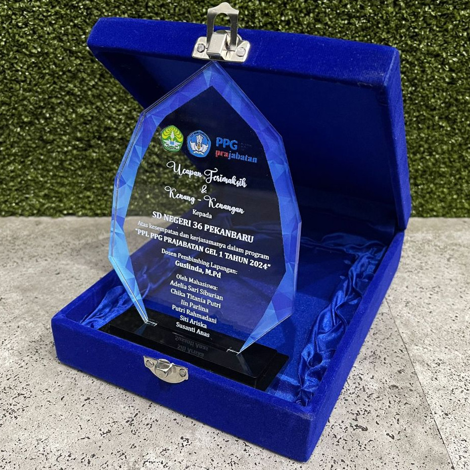 Plakat Akrilik custom Ketebalan 5mm uk 15x10cm/Plakat Akrilik/Piagam Penghargaan Terlaris