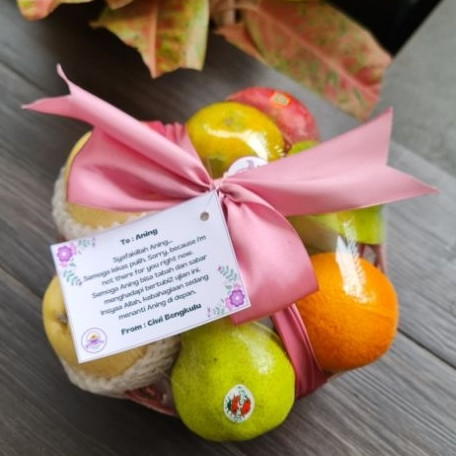 

TERLARIS Parcel Buah Segar Premium Keranjang Mini Free Kartu Ucapan Pita Hampers Lebaran Natal Christmas Hospitality Lamaran