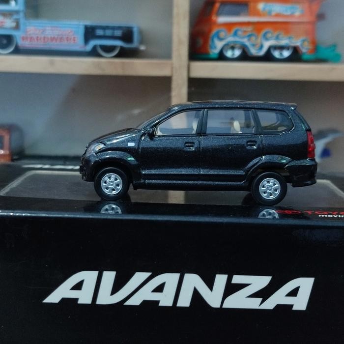 Diecast Toyota avanza old skala 1:64 Hitam Miniatur