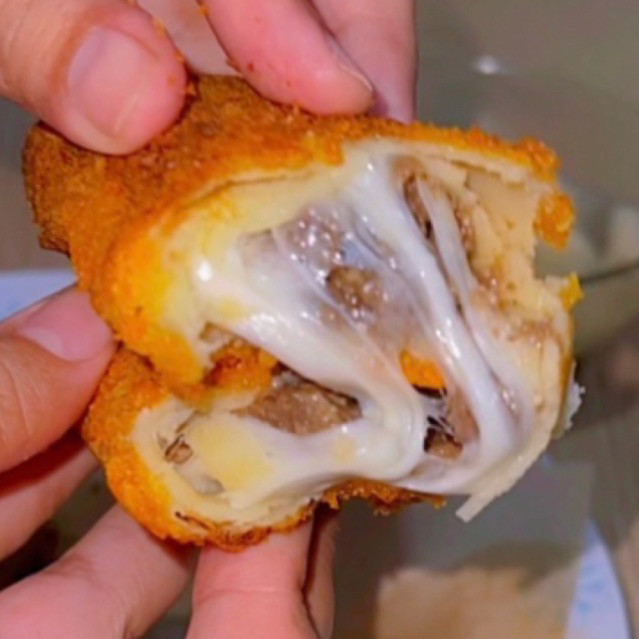 

Solbrut - Risol Brutal Daging Wagyu Truffle Sauce