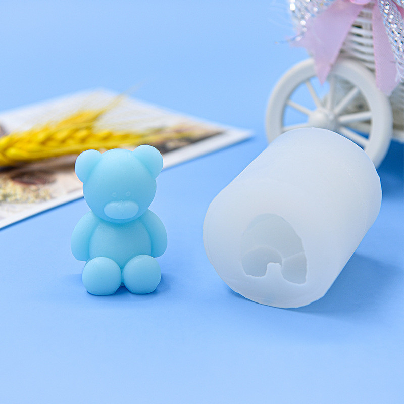 

Small cartoon bear DIY aromatherapy candle silicone mold mousse chocolate mold