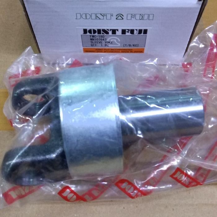 sleeve yoke kopel depan strada triton gls 2500cc quality