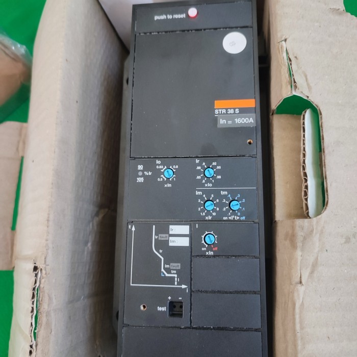 Merlin Gerin STR 38 S Circuit Breaker