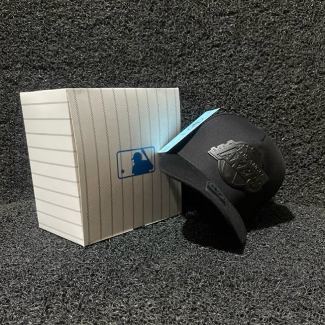 Lakers Black On Black Logo Besi Topi Baseball Premium