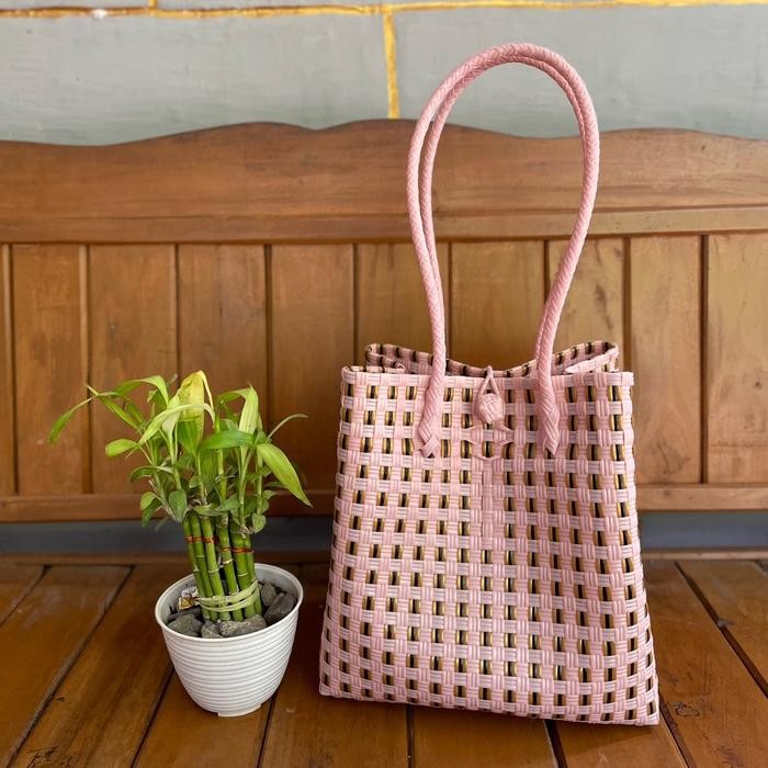 PALING MURAH [INCLUDE AKSESORIS] Tas tote anyaman plastik Motif Pink Premium Ready Stok tas wanita -