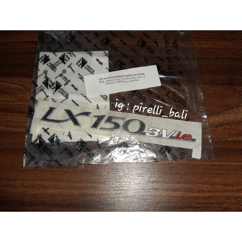 Stiker LX 150 3V ie Original Emblem Sticker Vespa