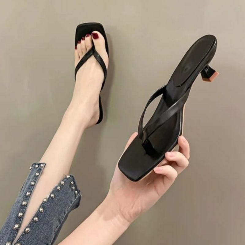 WELSERRSHOP  DCollection AR 15 Sendal Wanita Heels Jepit 4 Cm Kenzo Stiletto