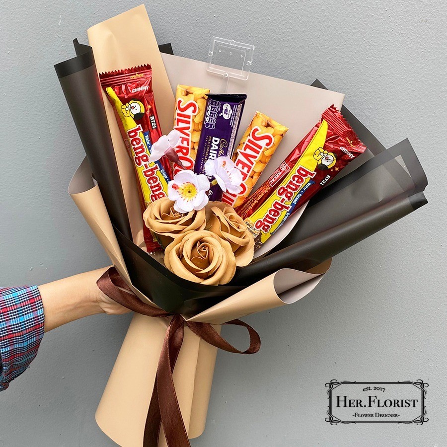 HER.FLORIST [SNACK] Buket Bunga Sabun 3PCS & 5PCS Silverqueen/ Beng-beng/ Dairy Milk/ Bucket Coklat
