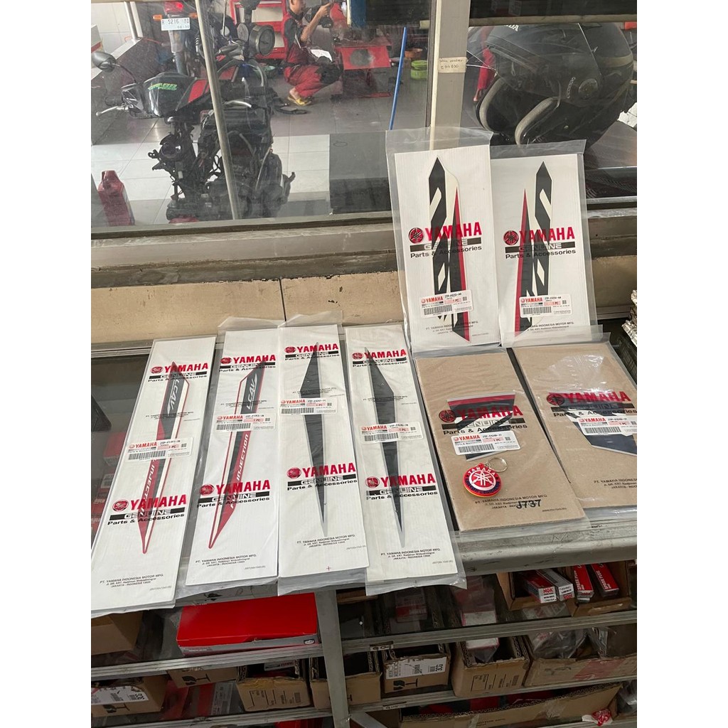 STIKER/STRIPING STICKER YAMAHA NEW VIXION ADVANCE NVA 2016 PUTIH ORIGINAL YGP