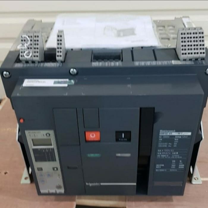 SCHNEIDER ACB NW32H1 3P 3200A MANUAL MICROLOGIC 2.0