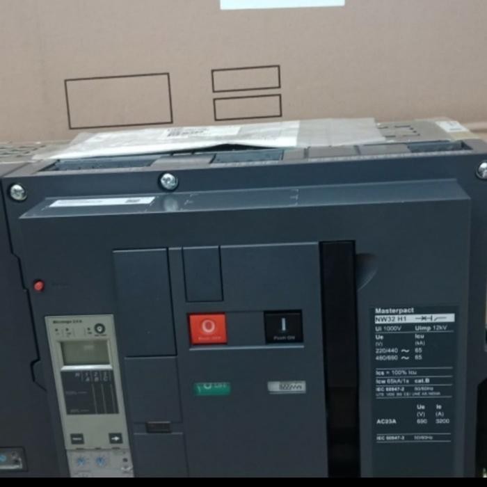 ACB NW32H1 4P 3200A Schneider Komplit Motorized Murah