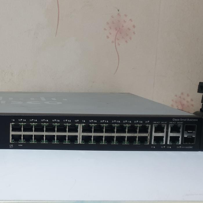 Cisco Switch Manage SF 300 - 24 Port plus 4 Gabit 2 Mini Gbic Ports