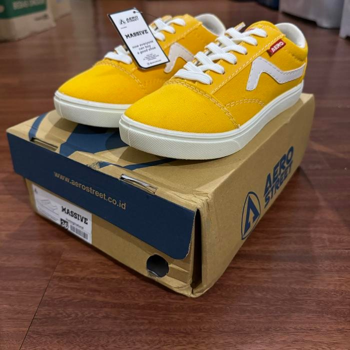 Sepatu Sneakers Wanita Aerostreet Massive Natural Yellow - Size 36